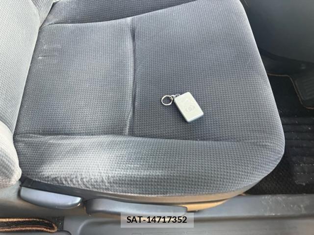 Toyota NOAH 2009-09 8871678-24
