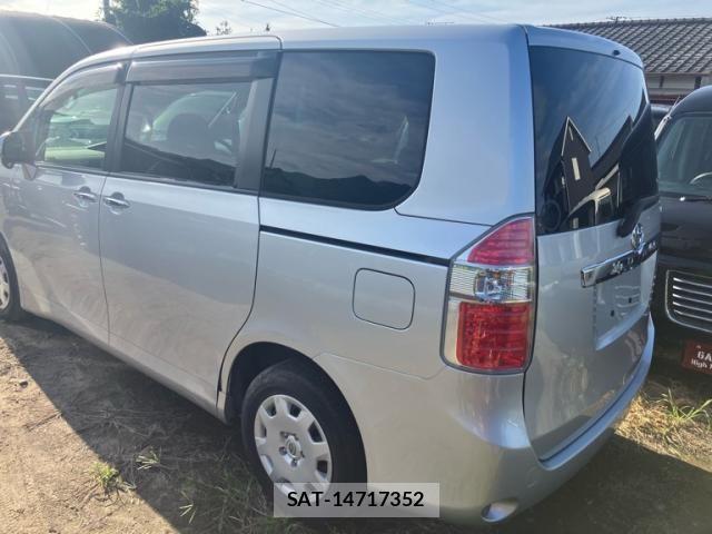 Toyota NOAH 2009-09 8871678-3