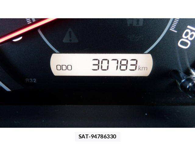 Toyota NOAH 2019-07 8871670-11