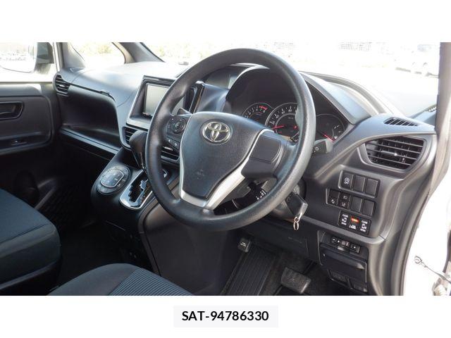 Toyota NOAH 2019-07 8871670-12