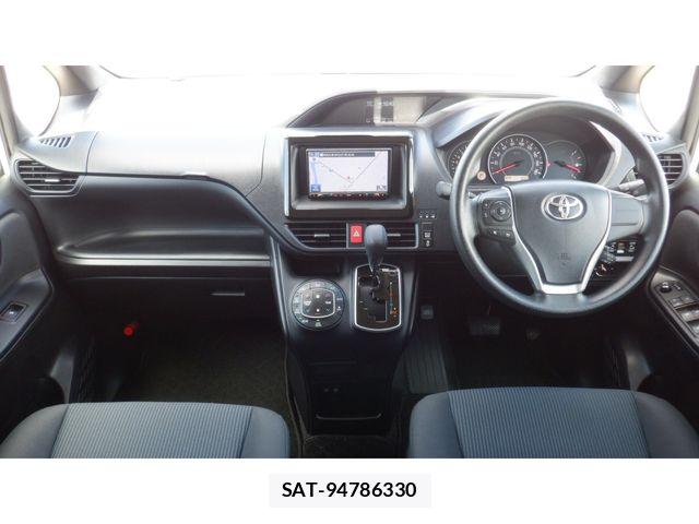 Toyota NOAH 2019-07 8871670-1
