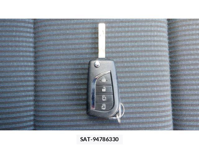 Toyota NOAH 2019-07 8871670-22