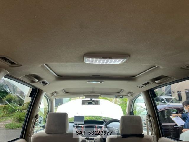 Toyota NOAH 2002-10 8881217-11