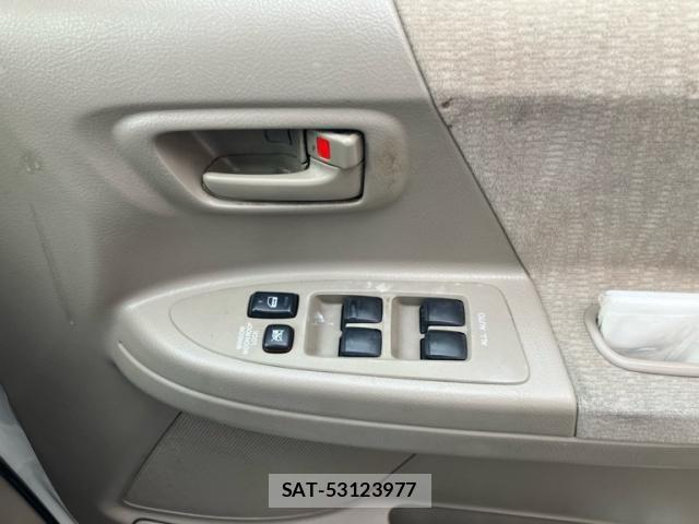 Toyota NOAH 2002-10 8881217-17