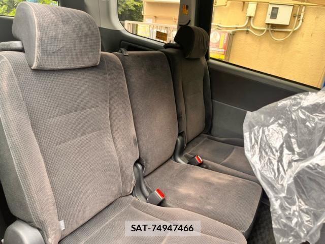 Toyota NOAH 2009-09 8881214-18