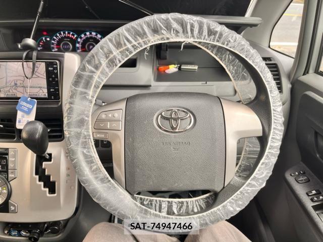 Toyota NOAH 2009-09 8881214-1