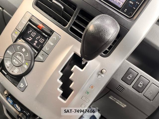 Toyota NOAH 2009-09 8881214-22