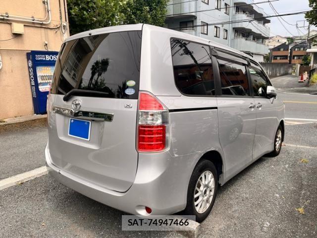 Toyota NOAH 2009-09 8881214-6