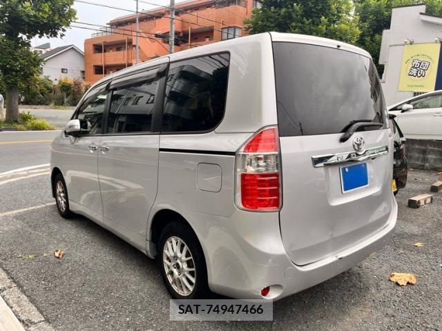 Toyota NOAH 2009-09 8881214-8