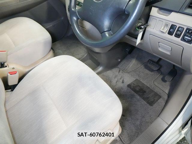 Toyota NOAH 2004-03 8881212-28