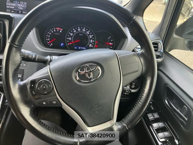 Toyota NOAH 2017-08 8881207-22
