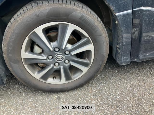 Toyota NOAH 2017-08 8881207-5