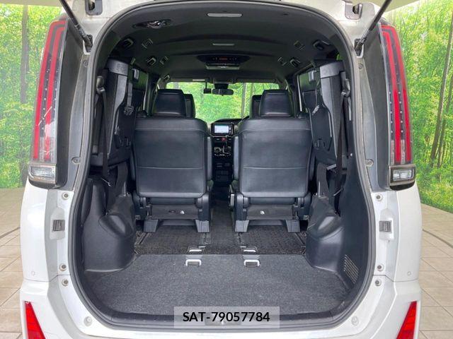Toyota NOAH 2021-03 8881200-11