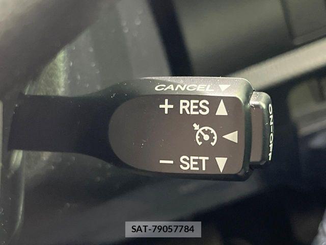 Toyota NOAH 2021-03 8881200-7