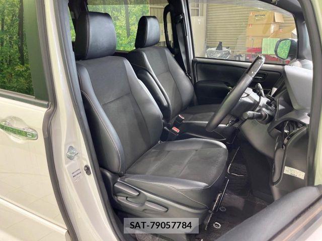Toyota NOAH 2021-03 8881200-8