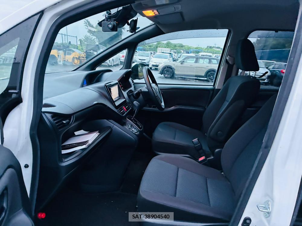 Toyota NOAH 2019-08 8878490-10