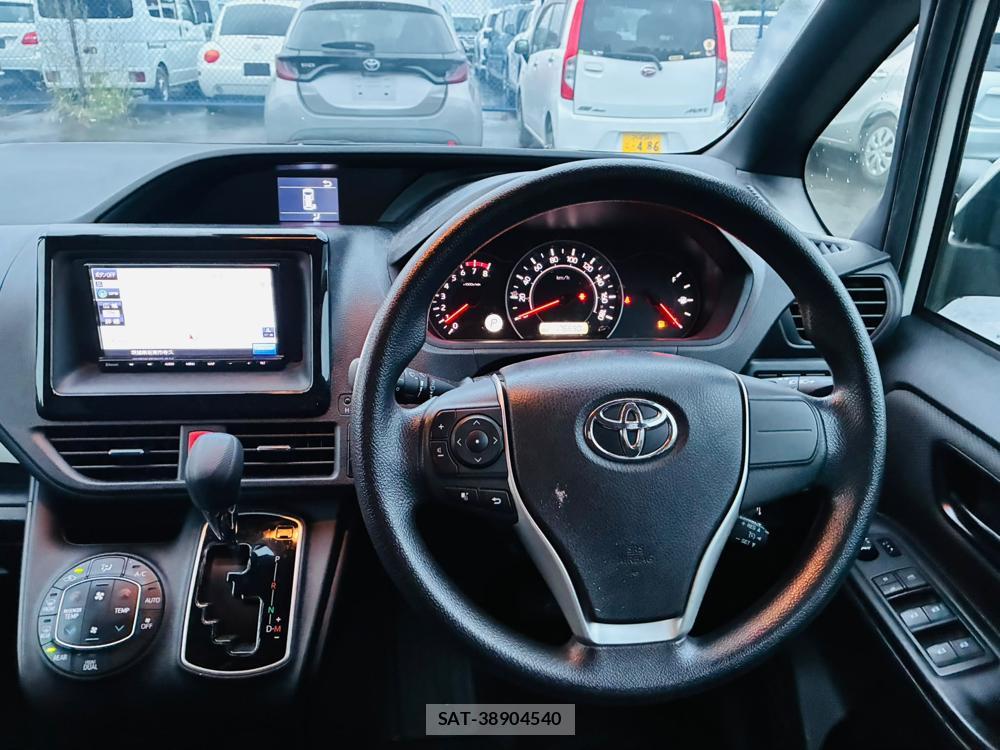 Toyota NOAH 2019-08 8878490-13
