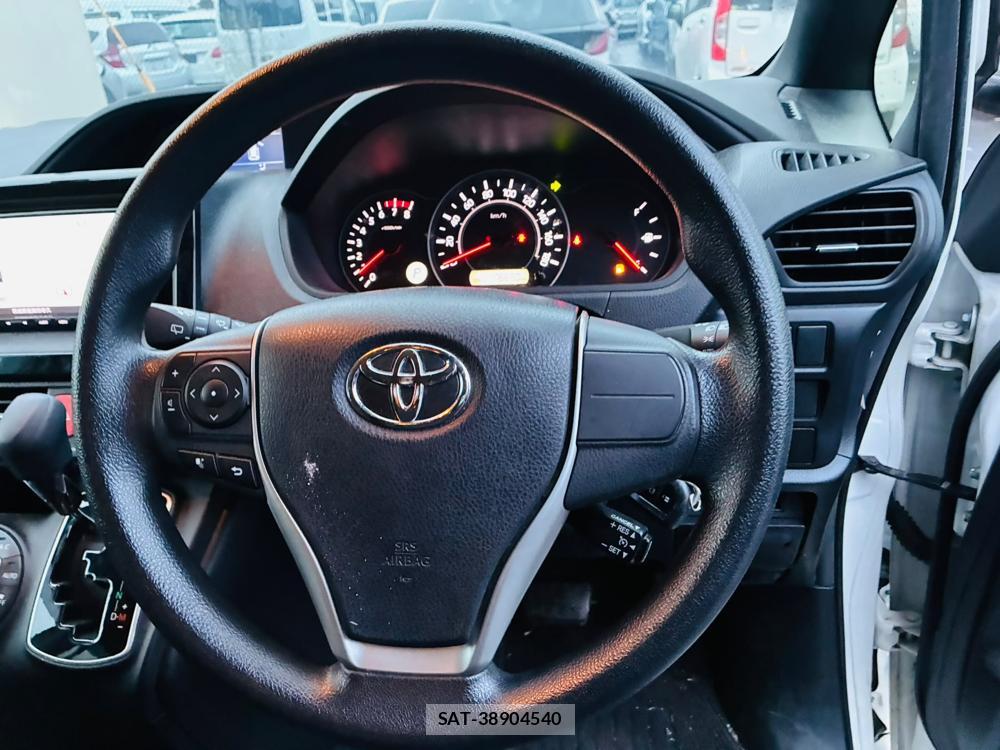 Toyota NOAH 2019-08 8878490-14