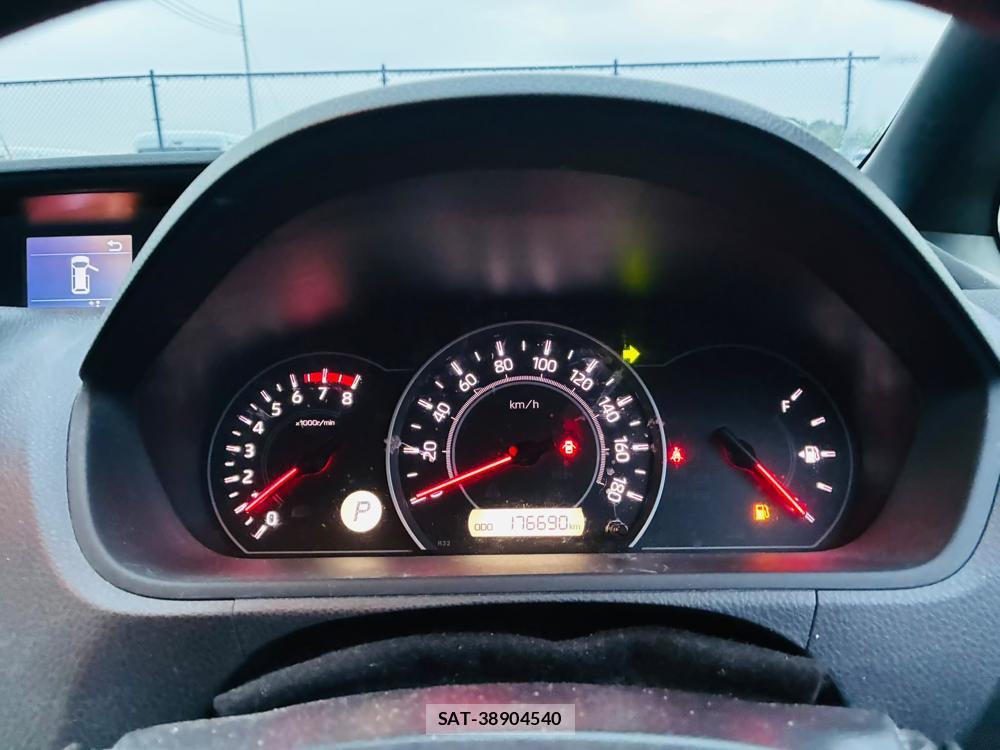 Toyota NOAH 2019-08 8878490-15