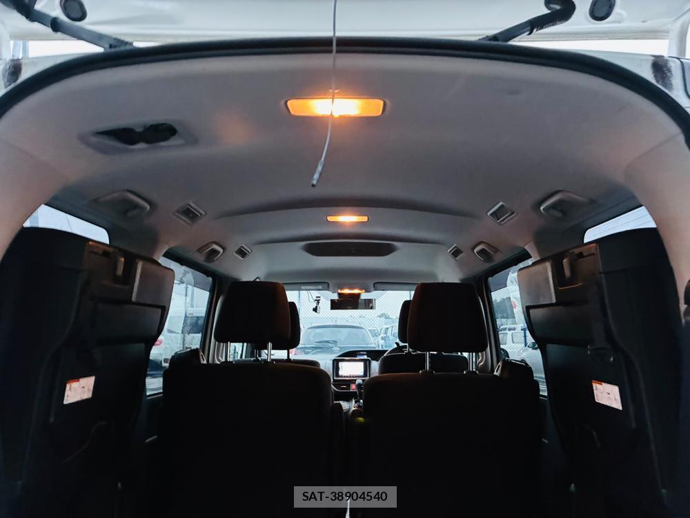 Toyota NOAH 2019-08 8878490-22