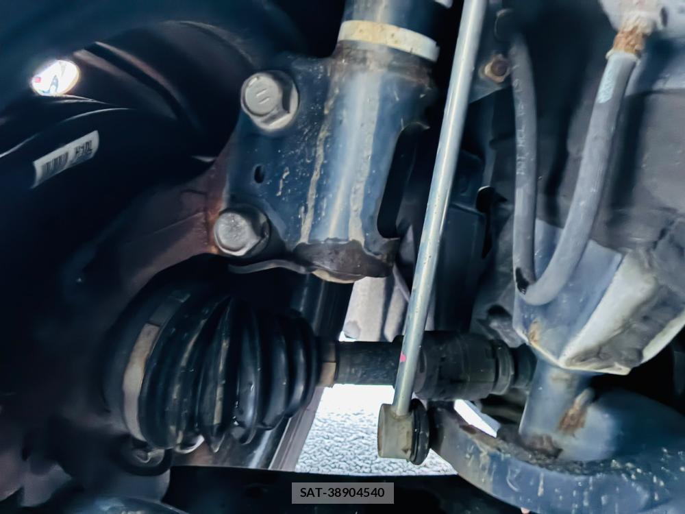 Toyota NOAH 2019-08 8878490-31