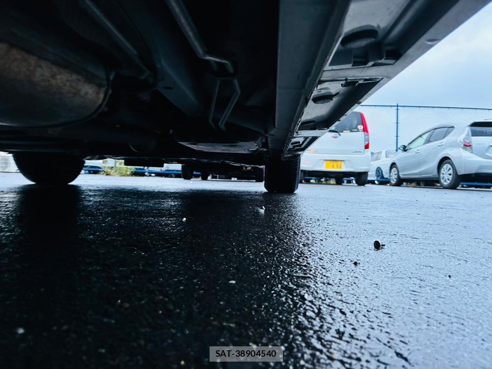 Toyota NOAH 2019-08 8878490-35