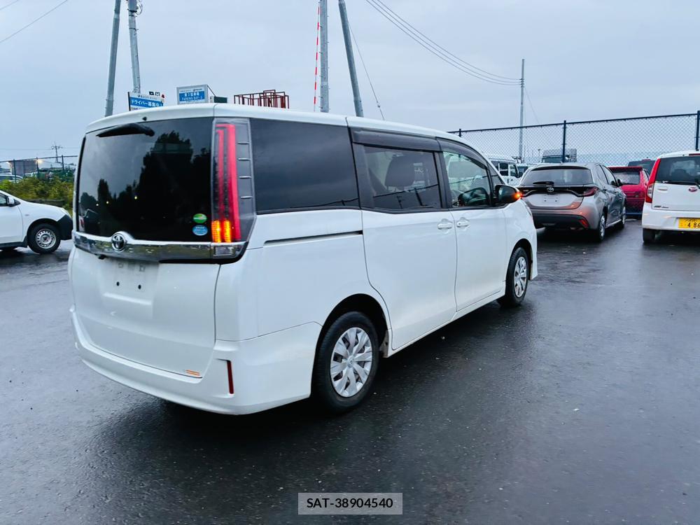 Toyota NOAH 2019-08 8878490-4