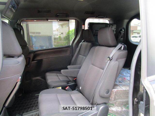 Toyota NOAH 2017-10 8881204-10
