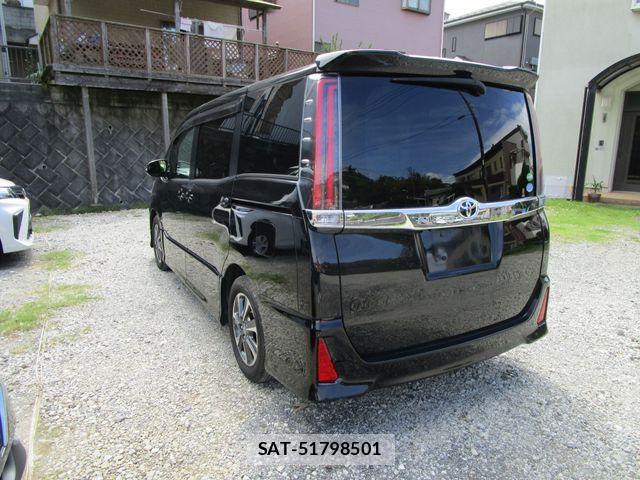 Toyota NOAH 2017-10 8881204-2