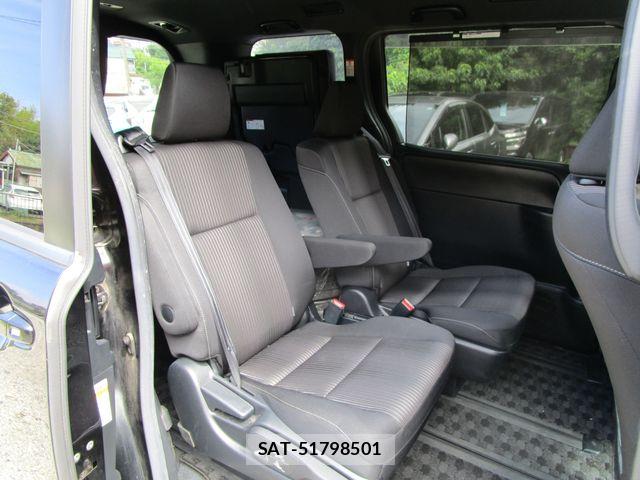 Toyota NOAH 2017-10 8881204-7