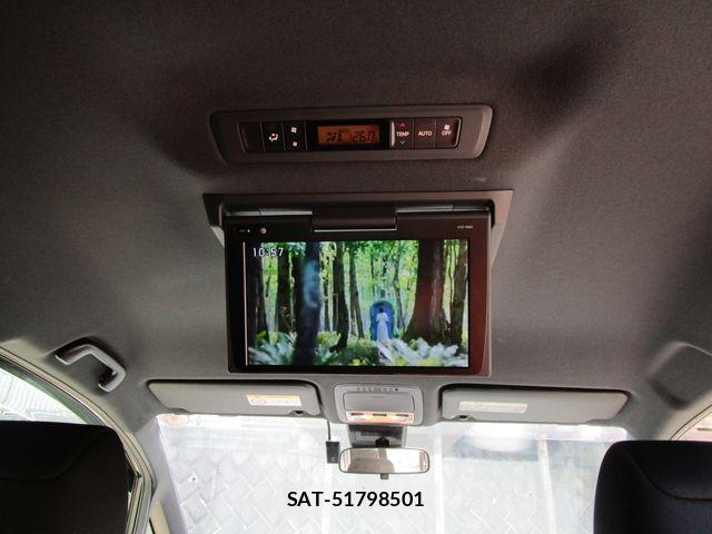 Toyota NOAH 2017-10 8881204-8