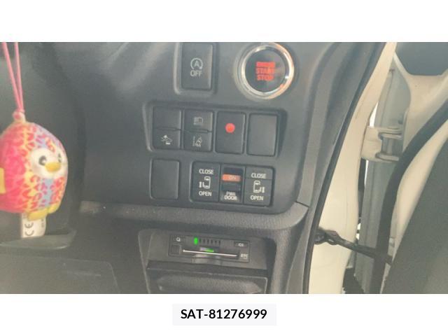Toyota NOAH 2018-04 8881209-9