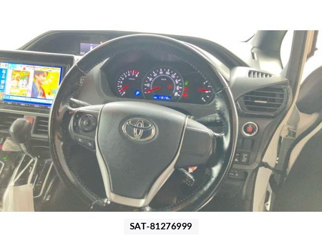 Toyota NOAH 2018-04 8881209-10