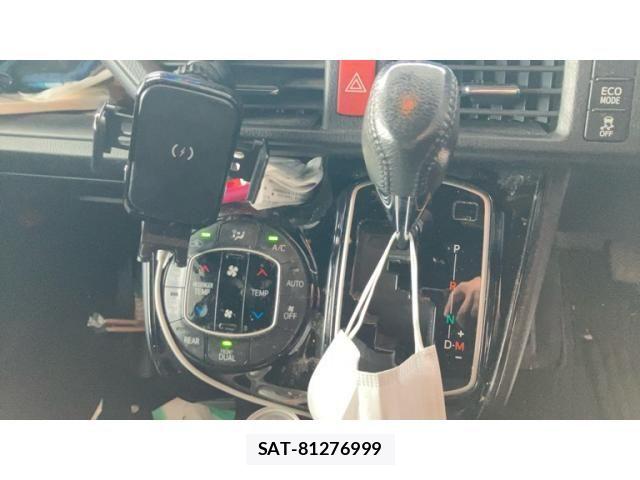 Toyota NOAH 2018-04 8881209-12
