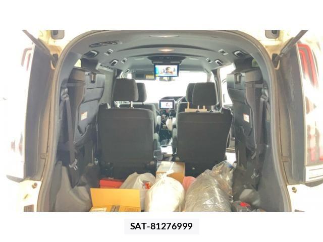 Toyota NOAH 2018-04 8881209-17