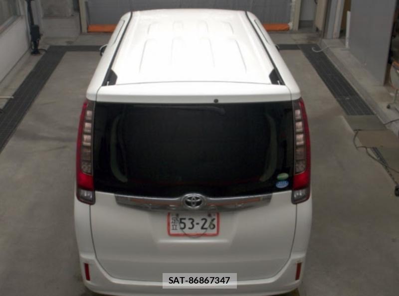 Toyota NOAH 2015-03 8878434-2