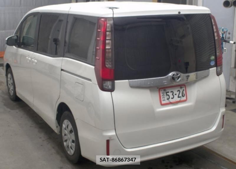 Toyota NOAH 2015-03 8878434-3
