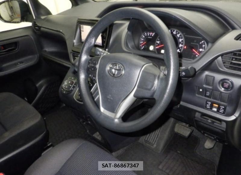 Toyota NOAH 2015-03 8878434-6