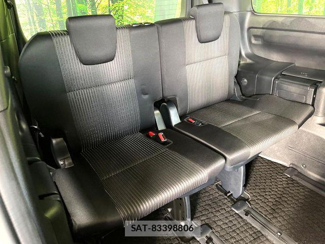 Toyota NOAH 2017-10 8881203-10