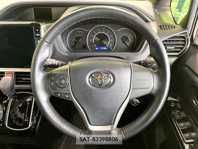 Toyota NOAH 2017-10 8881203-12