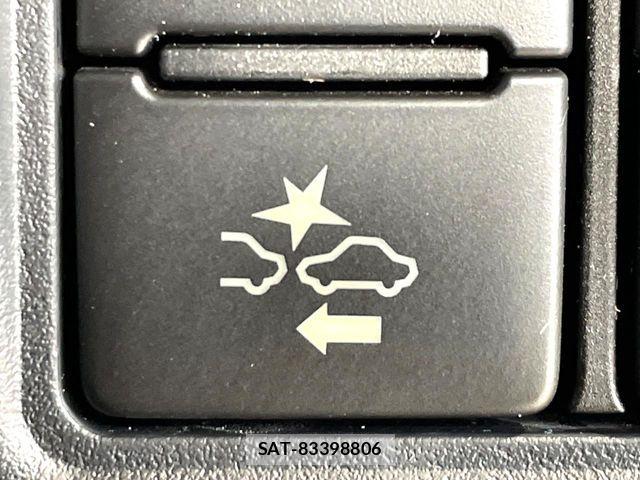 Toyota NOAH 2017-10 8881203-5