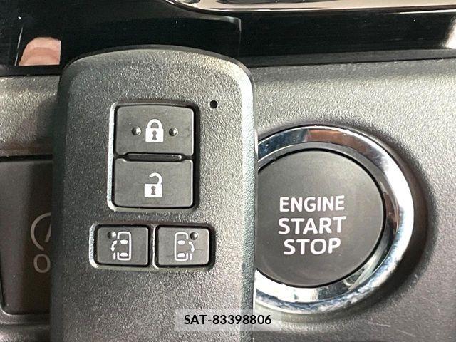 Toyota NOAH 2017-10 8881203-6