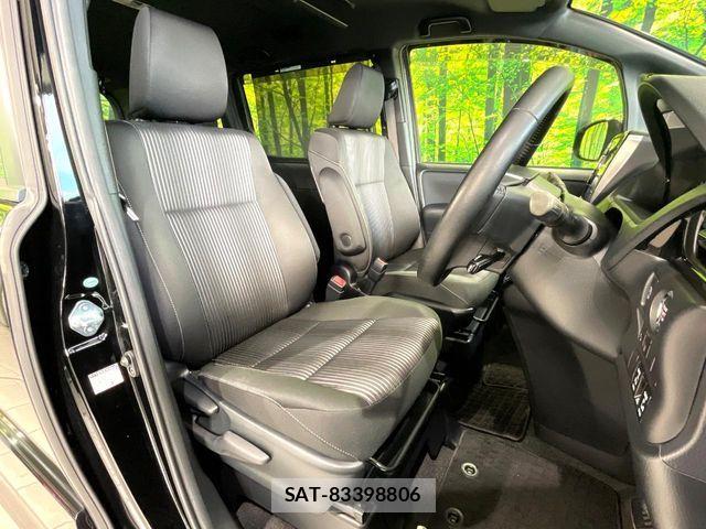 Toyota NOAH 2017-10 8881203-8