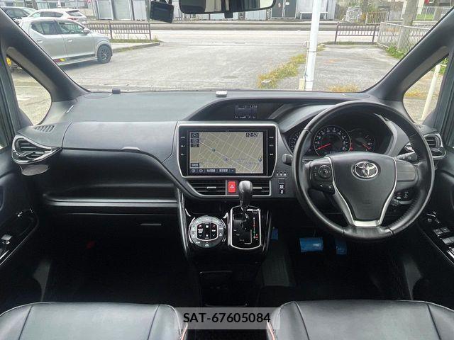 Toyota NOAH 2020-07 8881198-1
