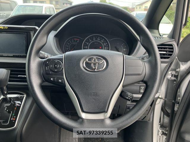 Toyota NOAH 2021-08 8881206-13