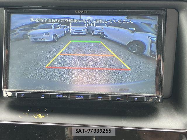 Toyota NOAH 2021-08 8881206-17