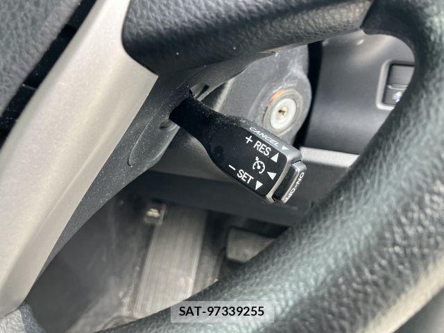Toyota NOAH 2021-08 8881206-18