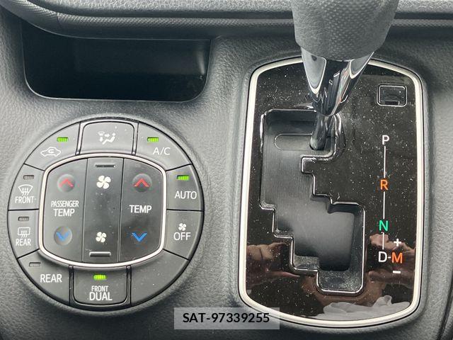 Toyota NOAH 2021-08 8881206-19