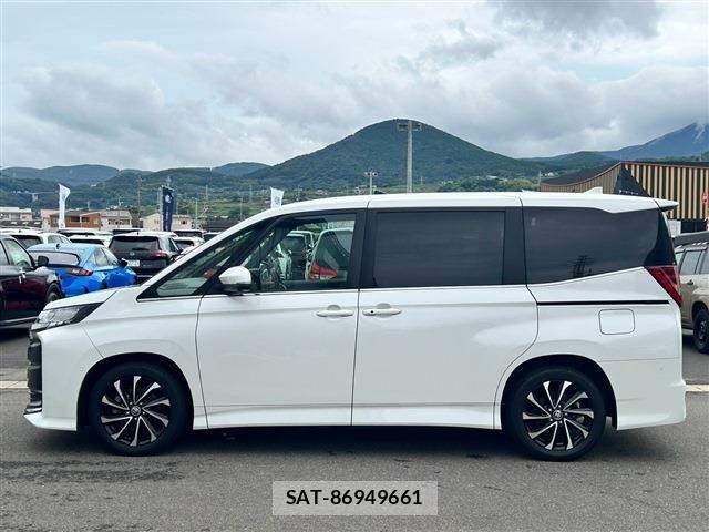 Toyota NOAH 2025-06 8881196-9