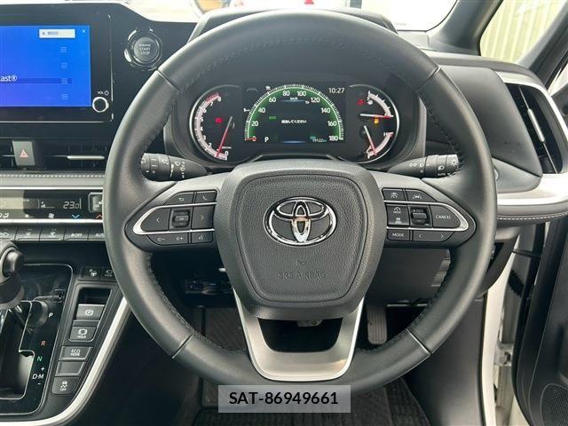 Toyota NOAH 2025-06 8881196-18